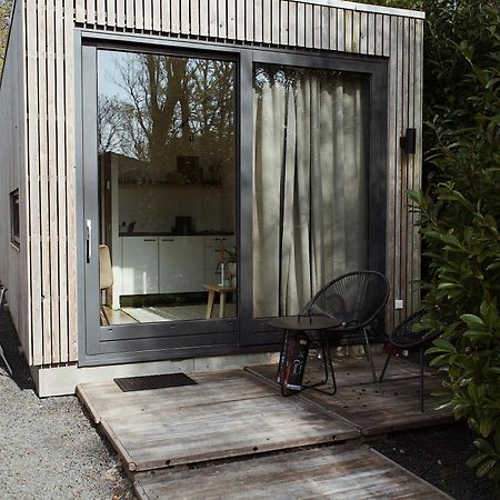 Modern Tiny House Op Rustig Watersportpark Villa Elahuizen Exterior photo