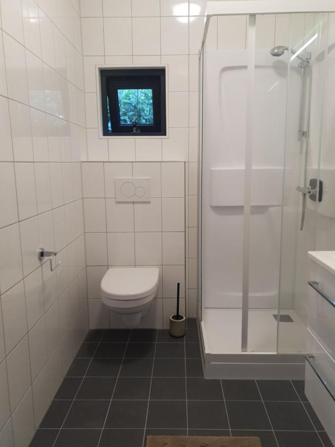 Modern Tiny House Op Rustig Watersportpark Villa Elahuizen Exterior photo